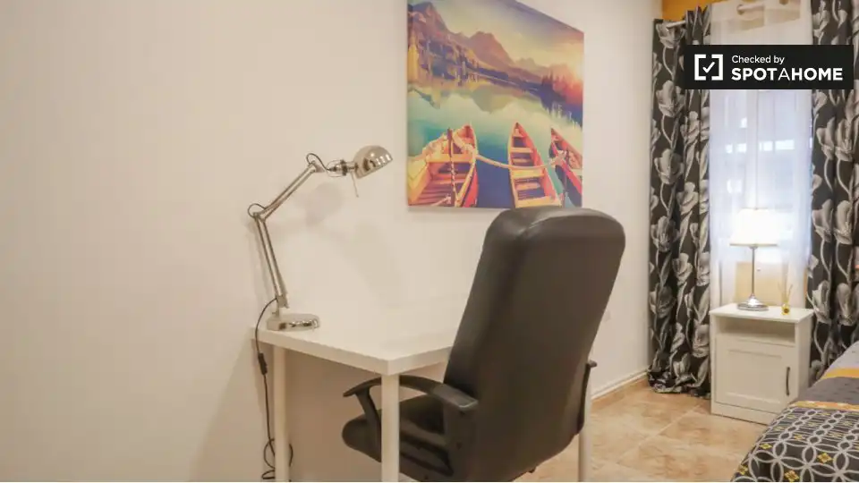 Flat for rent in Madrid  with Air Conditioner, Heating and Furnished