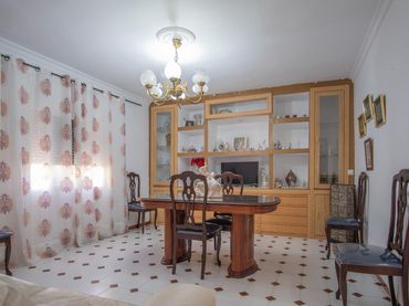House with garden for sale in Calle URANO
