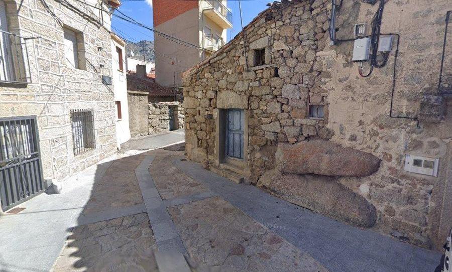 Photo 1 of Country house for sale in Navarredondilla, Ávila
