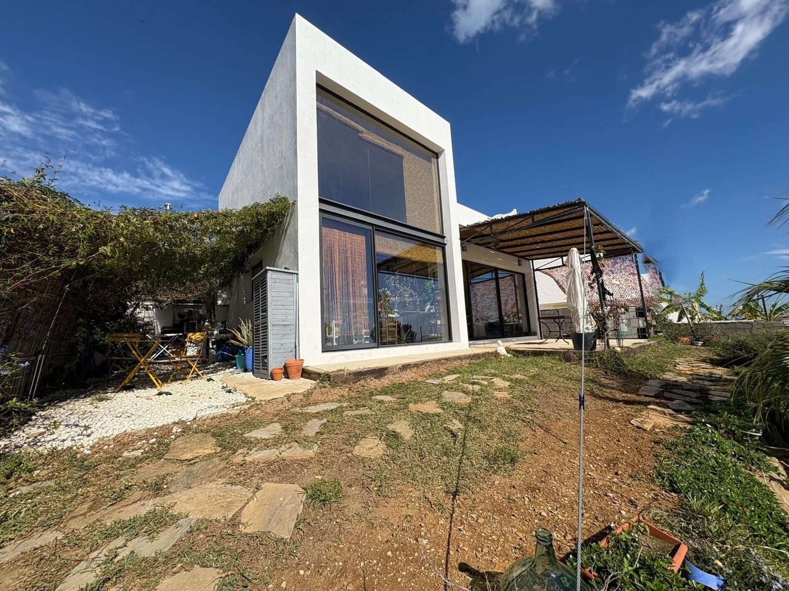 Exterior view of House or chalet for sale in Algeciras  with Private garden, Terrace and Storage room