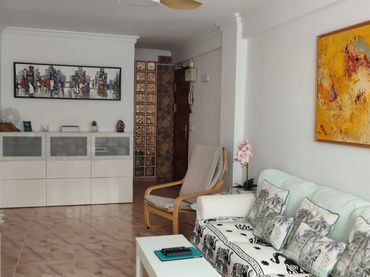 Pis amb balcó en venda a Calle Manuel Altolaguirre