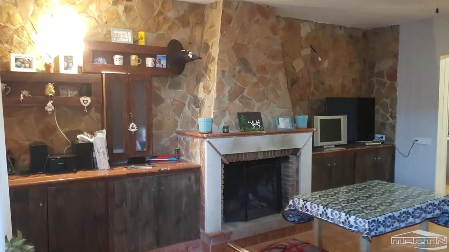Cuina de Casa o xalet en venda en Cabra amb Terrassa, Traster i Piscina