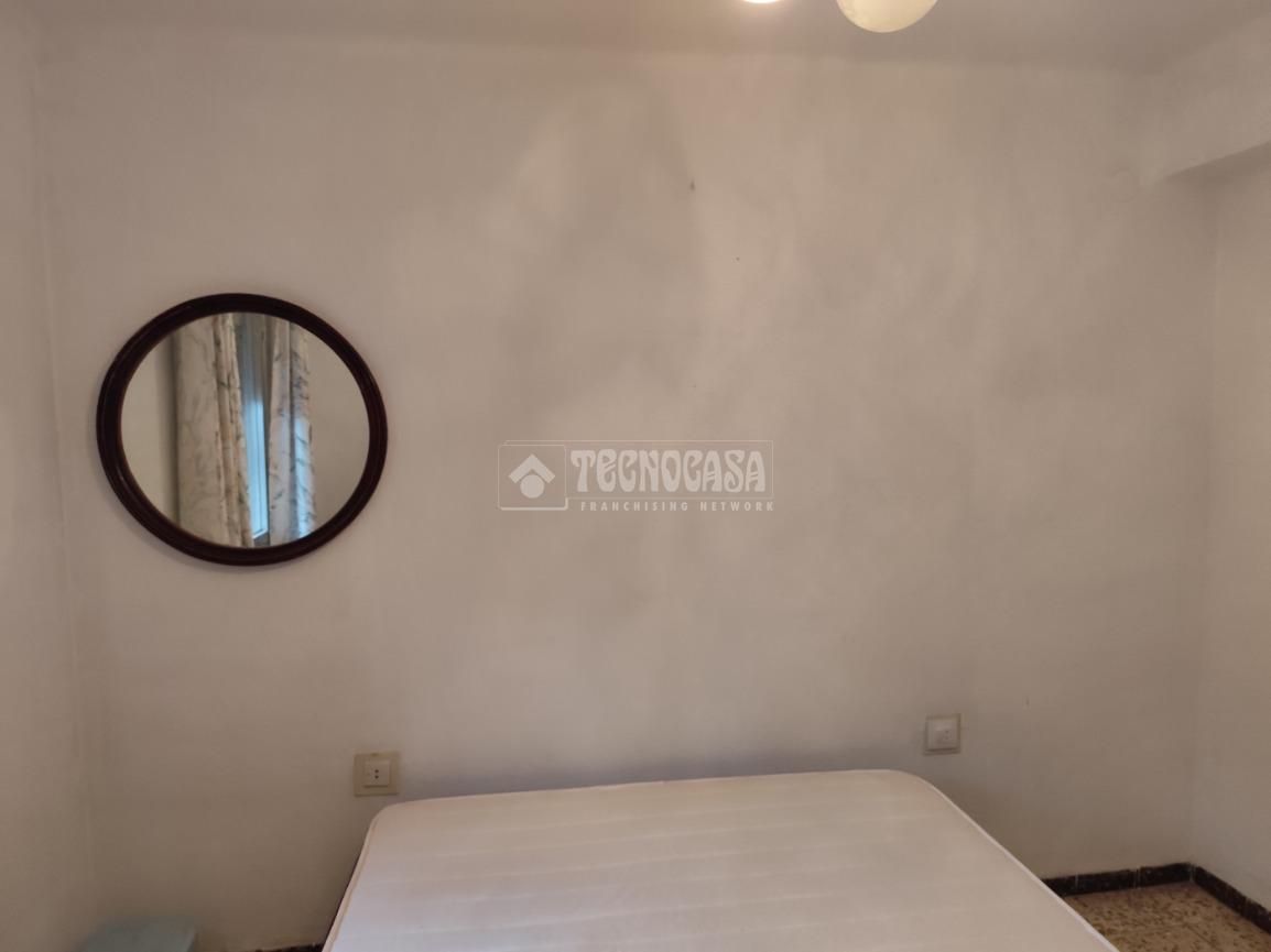 Bedroom of Flat for sale in  Sevilla Capital  with Furnished