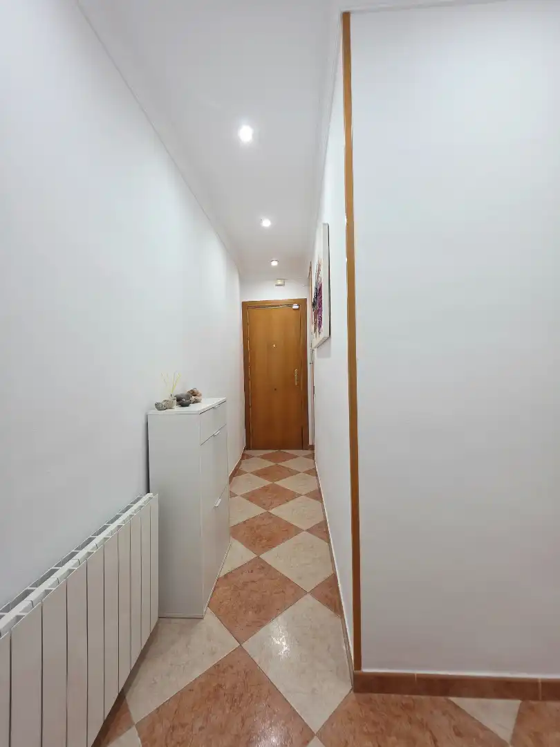 Erdgeschoss zum Verkauf in Barcelona mit Heizung, Terrasse und Möbliert