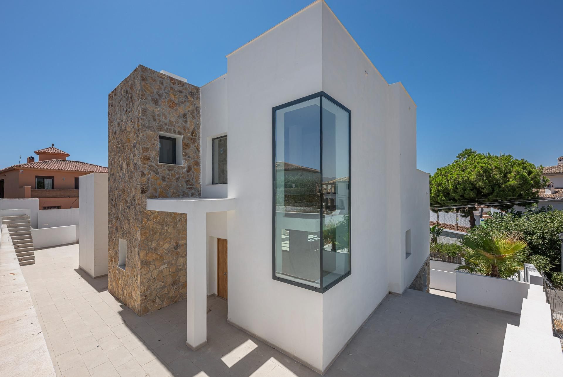 Vista exterior de Casa o xalet en venda en Mijas amb Aire condicionat, Calefacció i Jardí privat