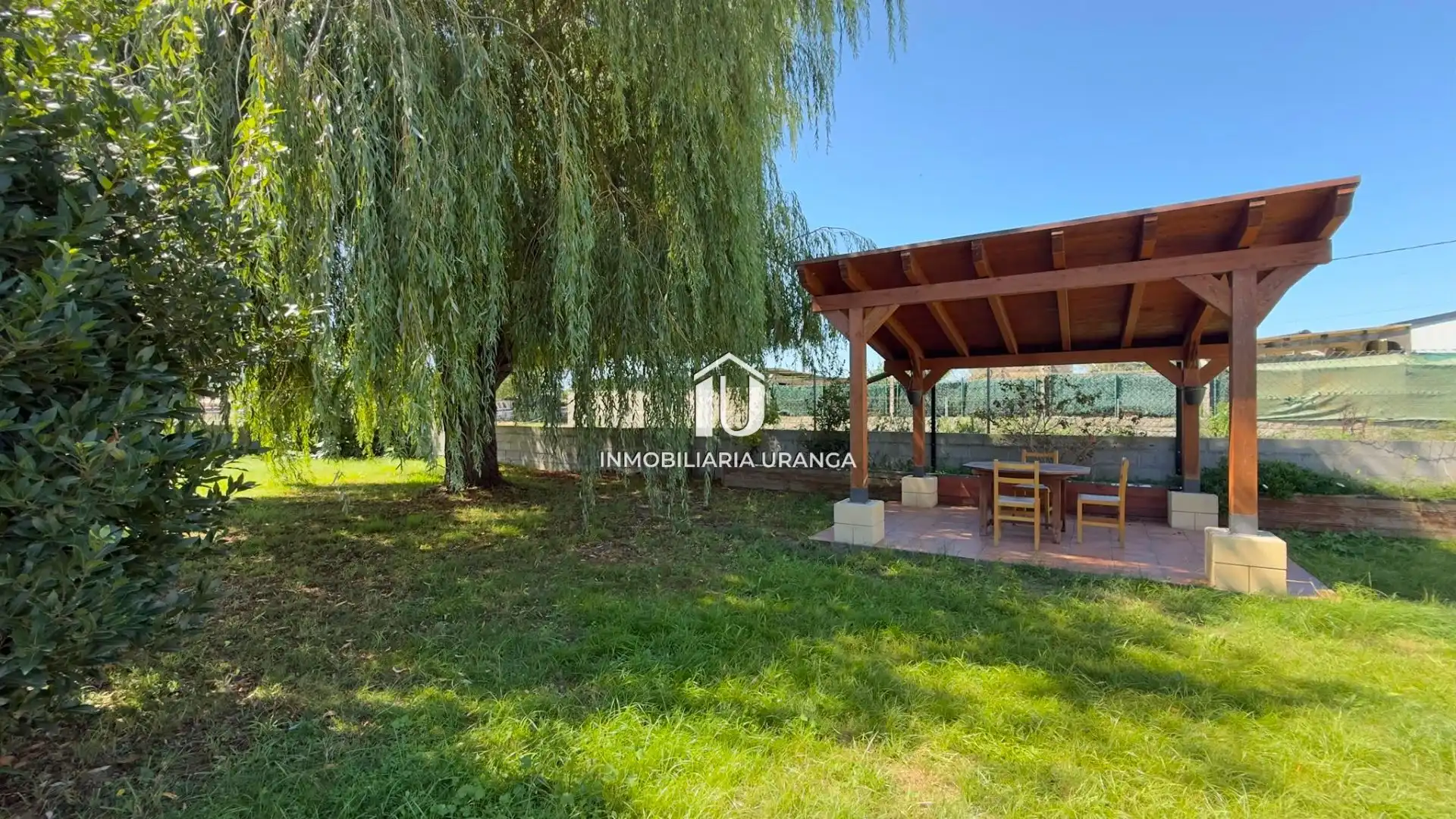 Jardín de Residencial en venta en Laredo