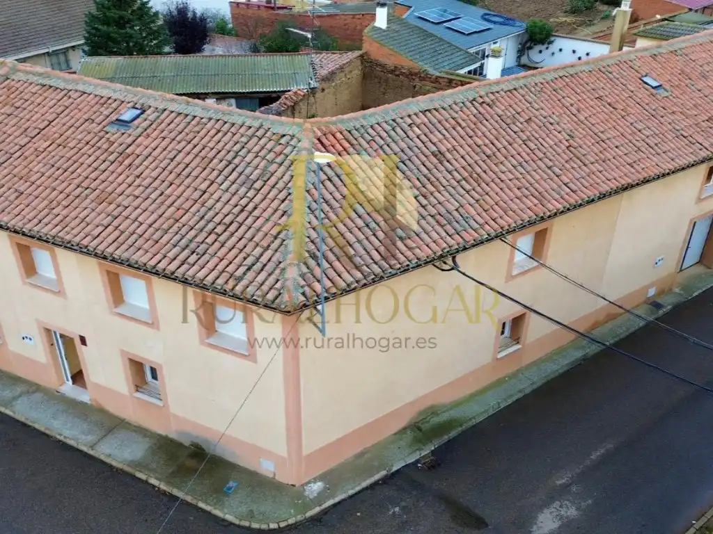 Houses for sale in Zotes del Páramo