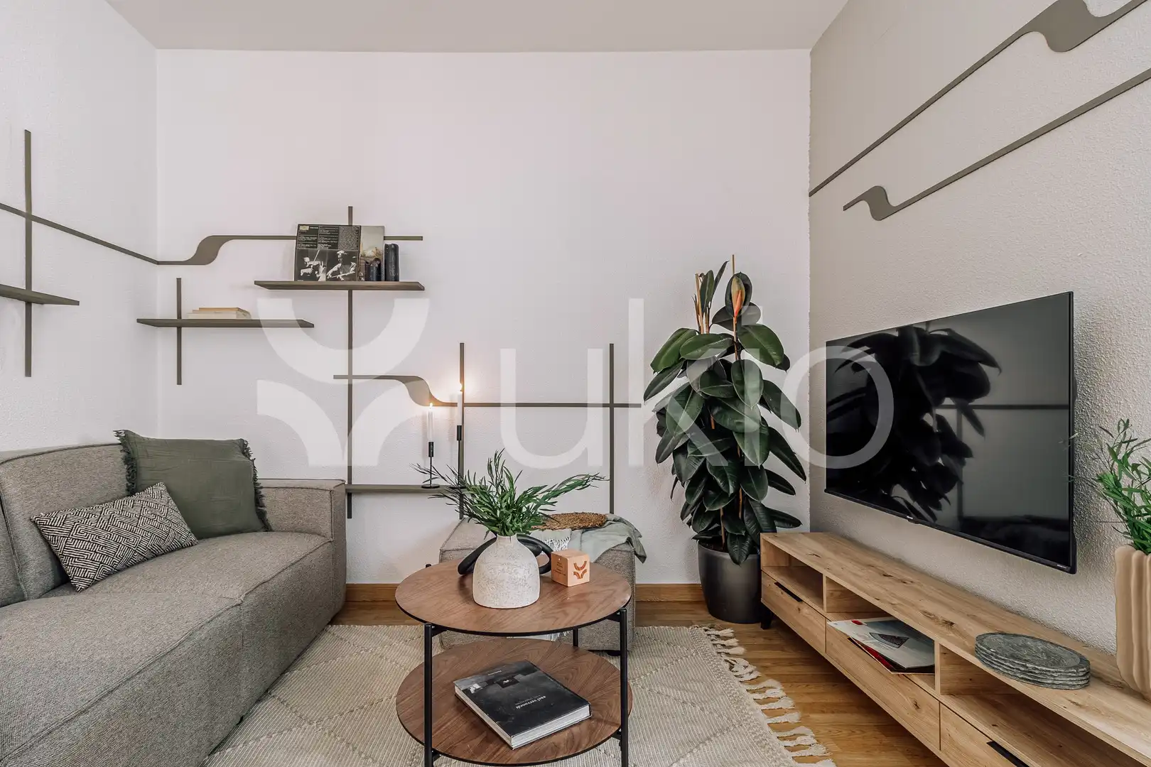 Sala de estar de Apartamento de alquiler en Madrid con Aire acondicionado, Calefacción y Amueblado