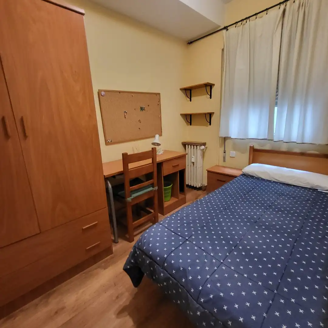 Dormitori de Pis en venda en Ávila amb Calefacció, Terrassa i Moblat