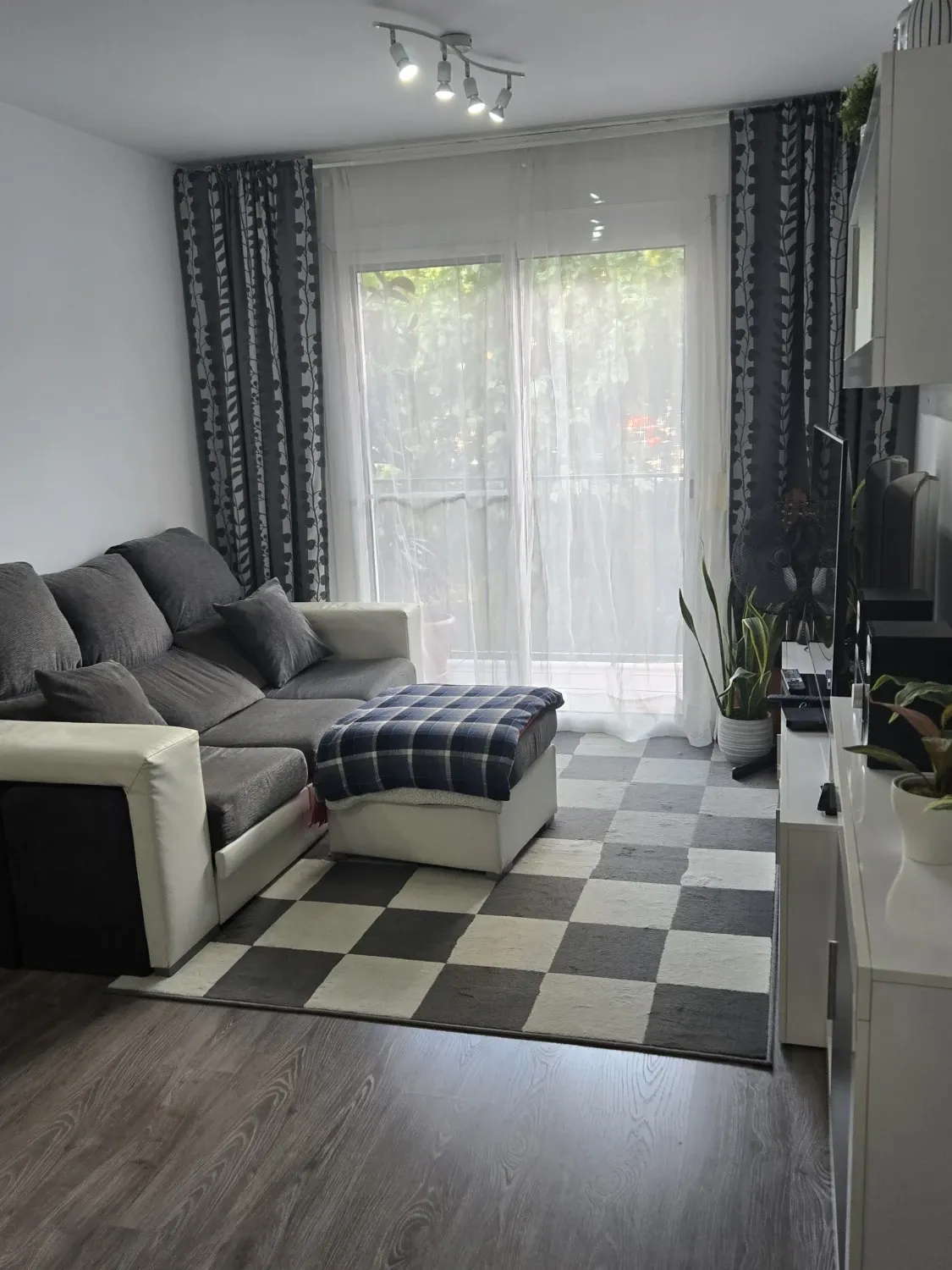 Living room of Flat for sale in Sant Feliu de Llobregat  with Air Conditioner, Heating and Furnished