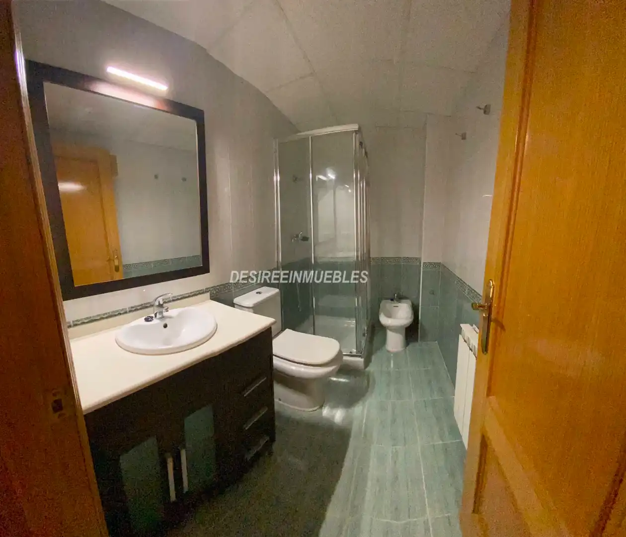 Bathroom of Flat for rent in Valencia  with Air Conditioner, Heating and Terrace