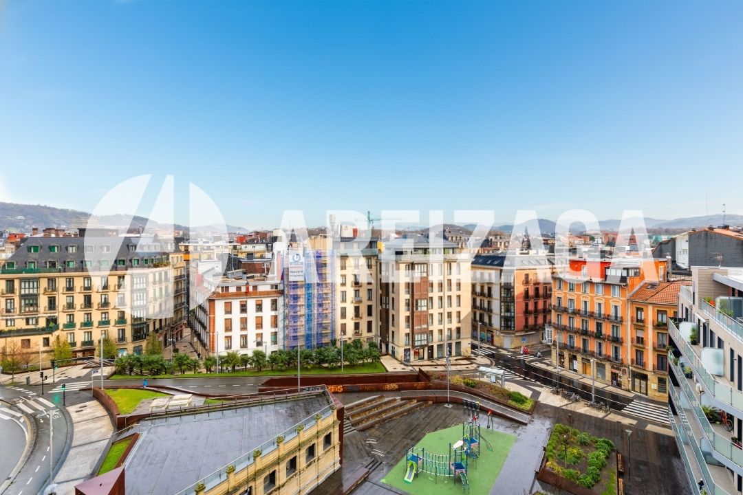 Exterior view of Flat for sale in Donostia - San Sebastián   with Heating, Terrace and Storage room