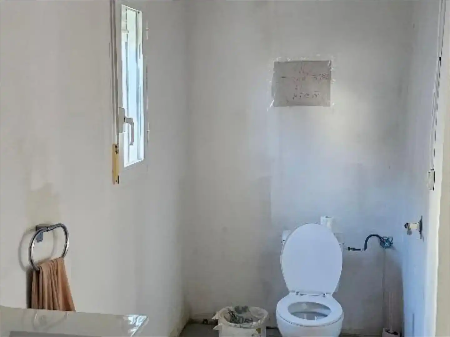 Bany de Pis en venda en Oliva amb Jardí privat