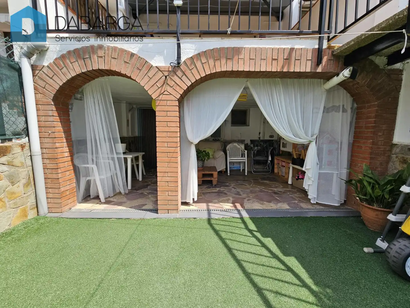 Jardí de Casa adosada en venda en Ripollet amb Aire condicionat, Calefacció i Jardí privat