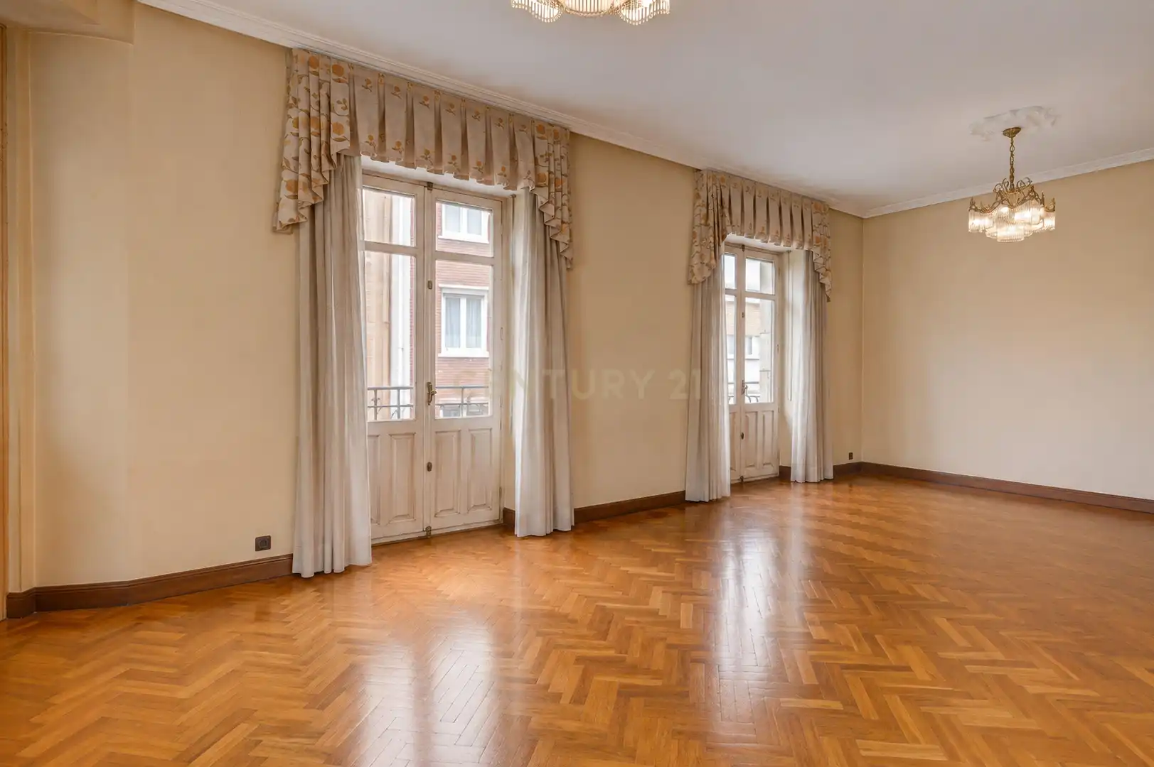 Sala d'estar de Apartament en venda en Irun  amb Traster i Balcó