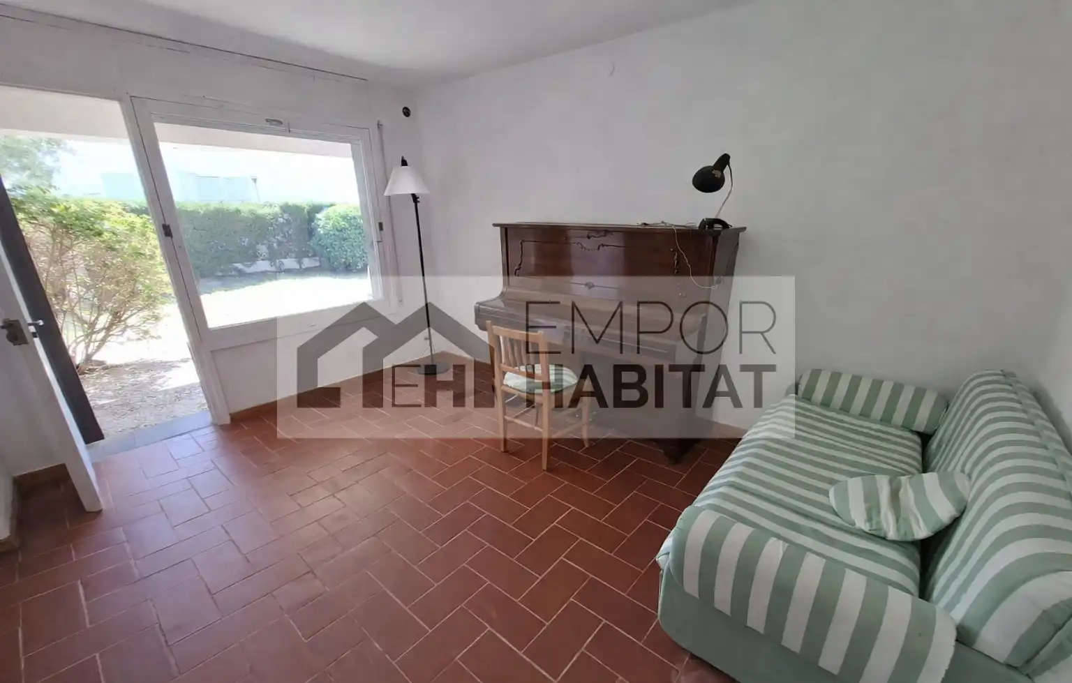 Casa amb jardí en venda a Grifeu - Cap Ras - Els Estanys - Sant Genís, imagen 5