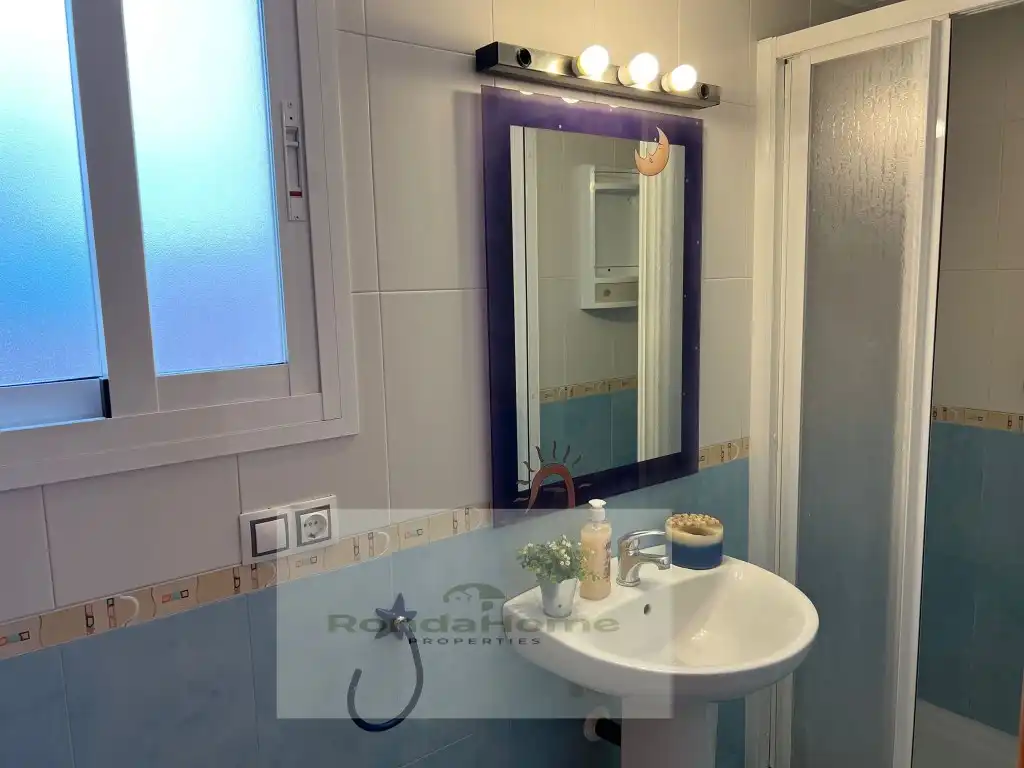 Bathroom of Flat for rent in Fuengirola  with Terrace