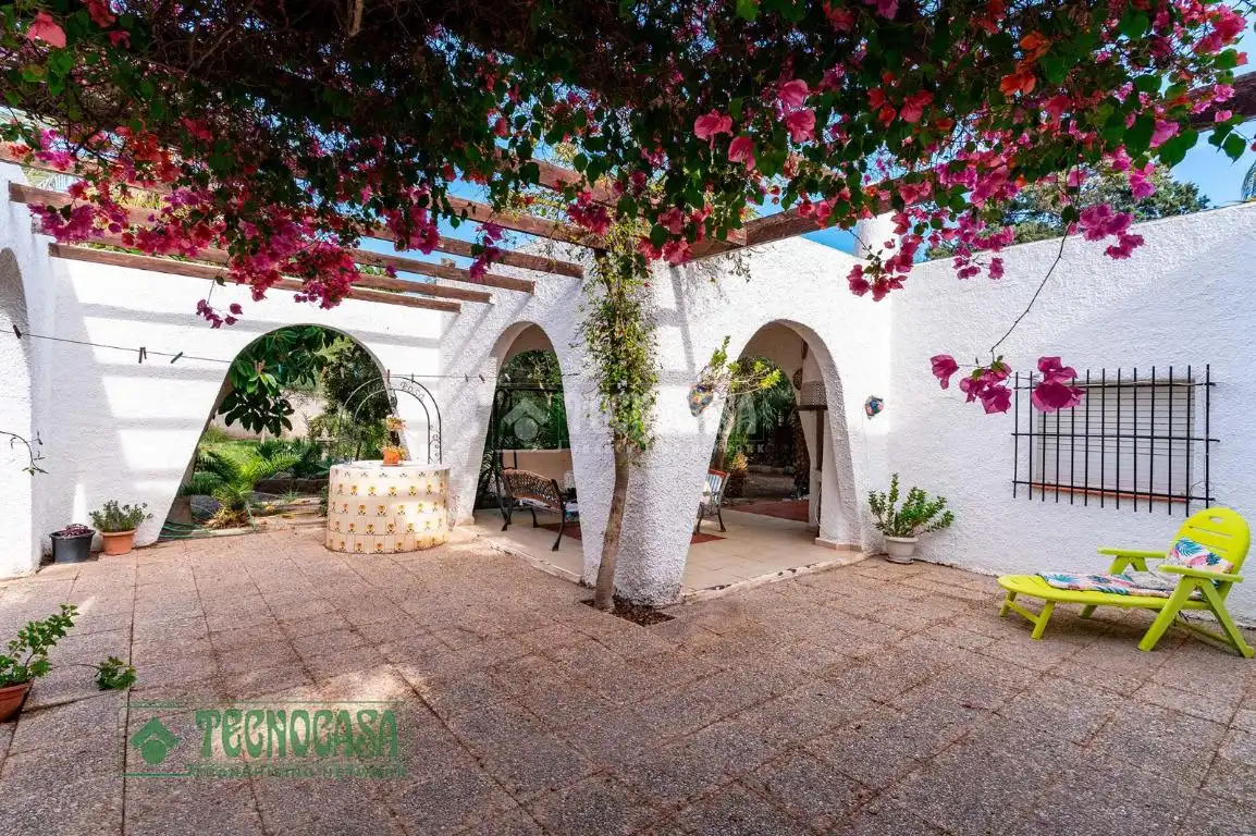 Garden of Houses for sale in Roquetas de Mar