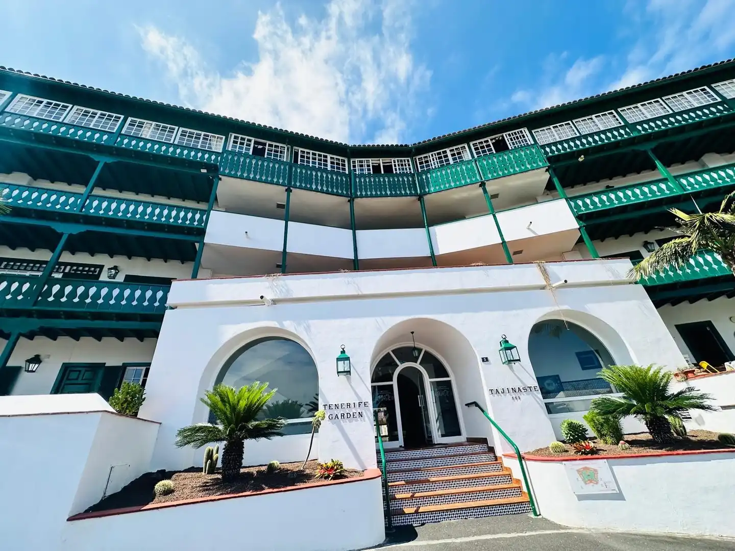 Vista exterior de Apartamento en venta en Puerto de la Cruz con Terraza y Piscina comunitaria