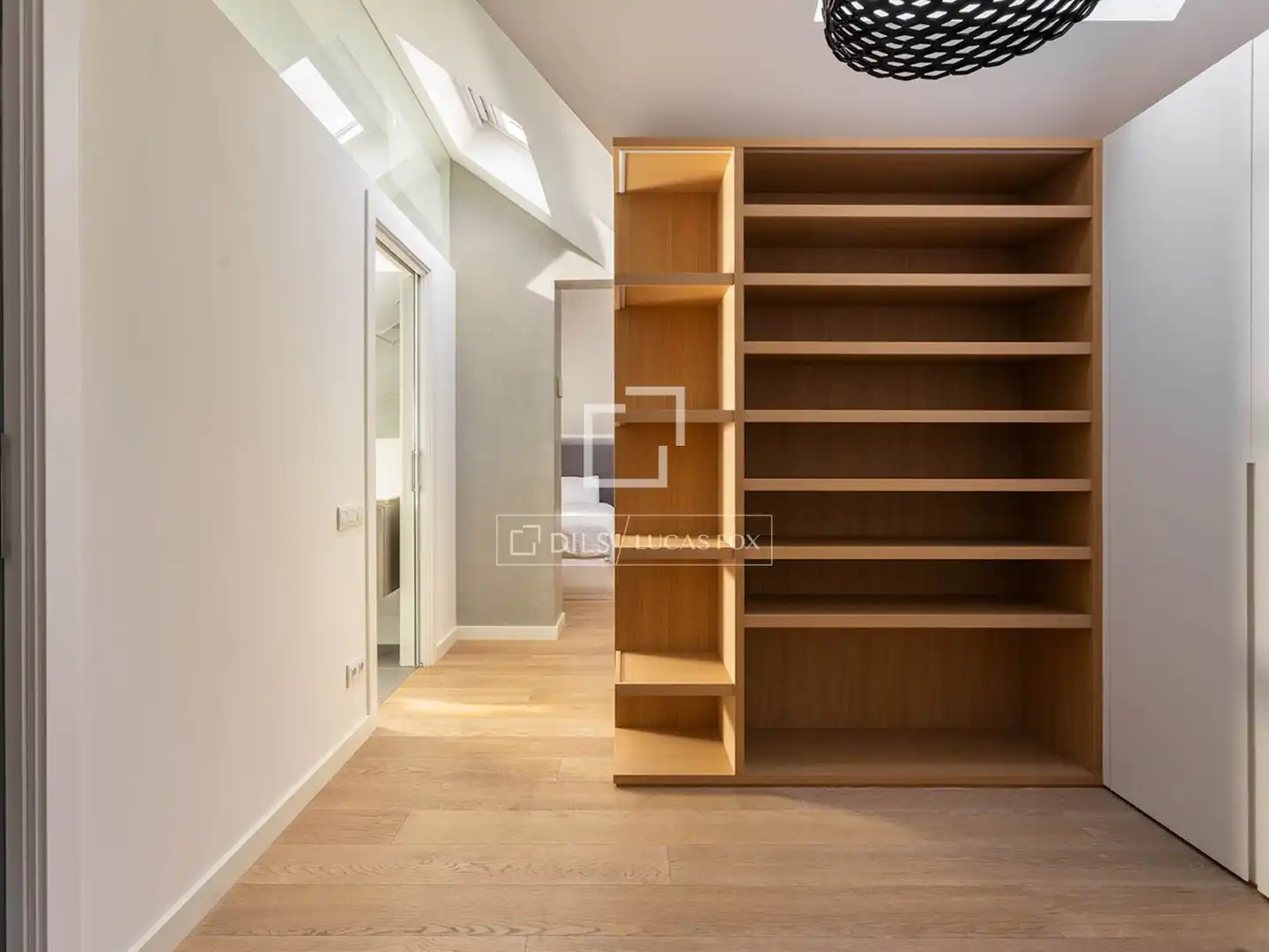 Schlafzimmer von Wohnung zum Verkauf in Barcelona mit Klimaanlage und Terrasse