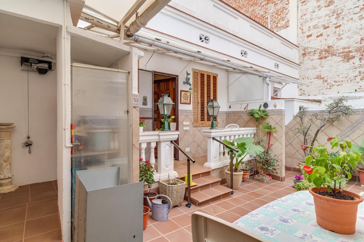 Balcony of Houses for sale in El Masnou  with Air Conditioner, Heating and Parquet flooring