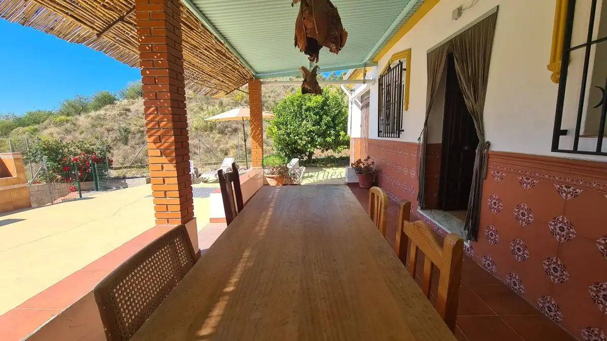 Terraza de Finca rústica en venta en Vélez-Málaga con Aire acondicionado, Jardín privado y Terraza