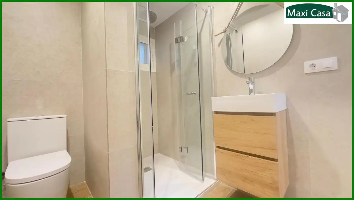 Baño de Planta baja en venta en Barcelona con Aire acondicionado y Calefacción