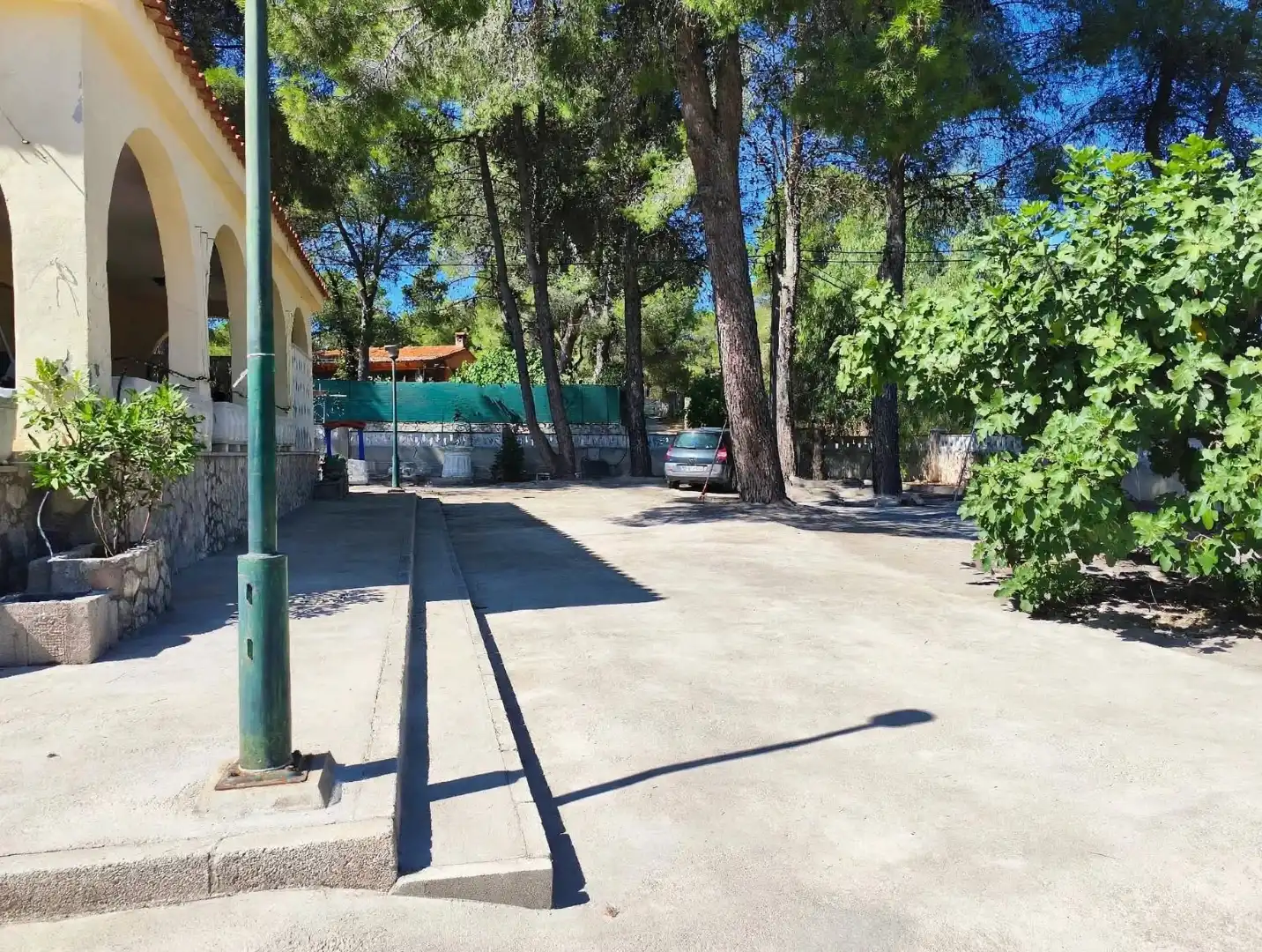 Parking of Houses for sale in Ontinyent