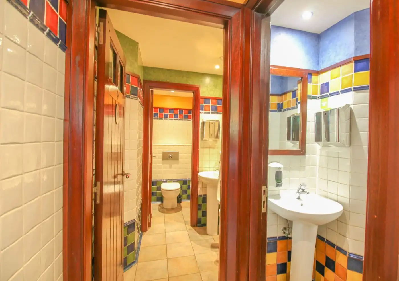 Bathroom of Commercial properties for sale in Aretxabaleta  with Air Conditioner and Furnished