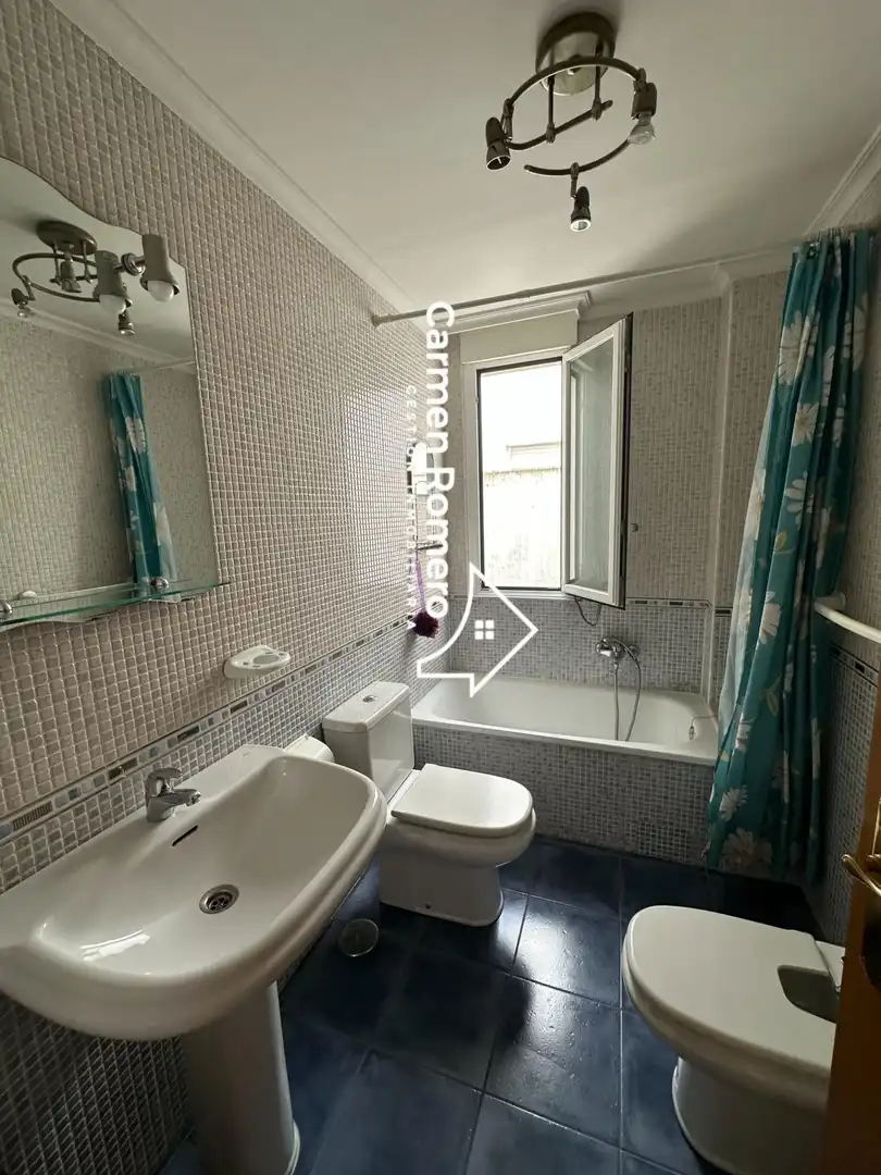 Baño de Apartamento de alquiler en Villamayor con Calefacción y Amueblado