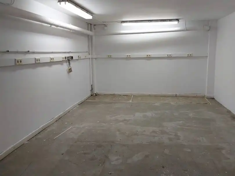 Local comercial en alquiler en Calabria 15, imagen 11