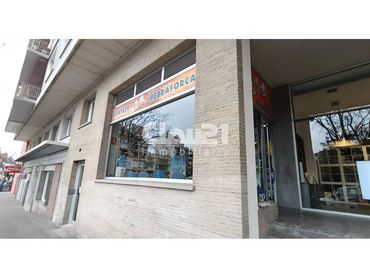 Locale commerciale in vendita a Paseo Pau