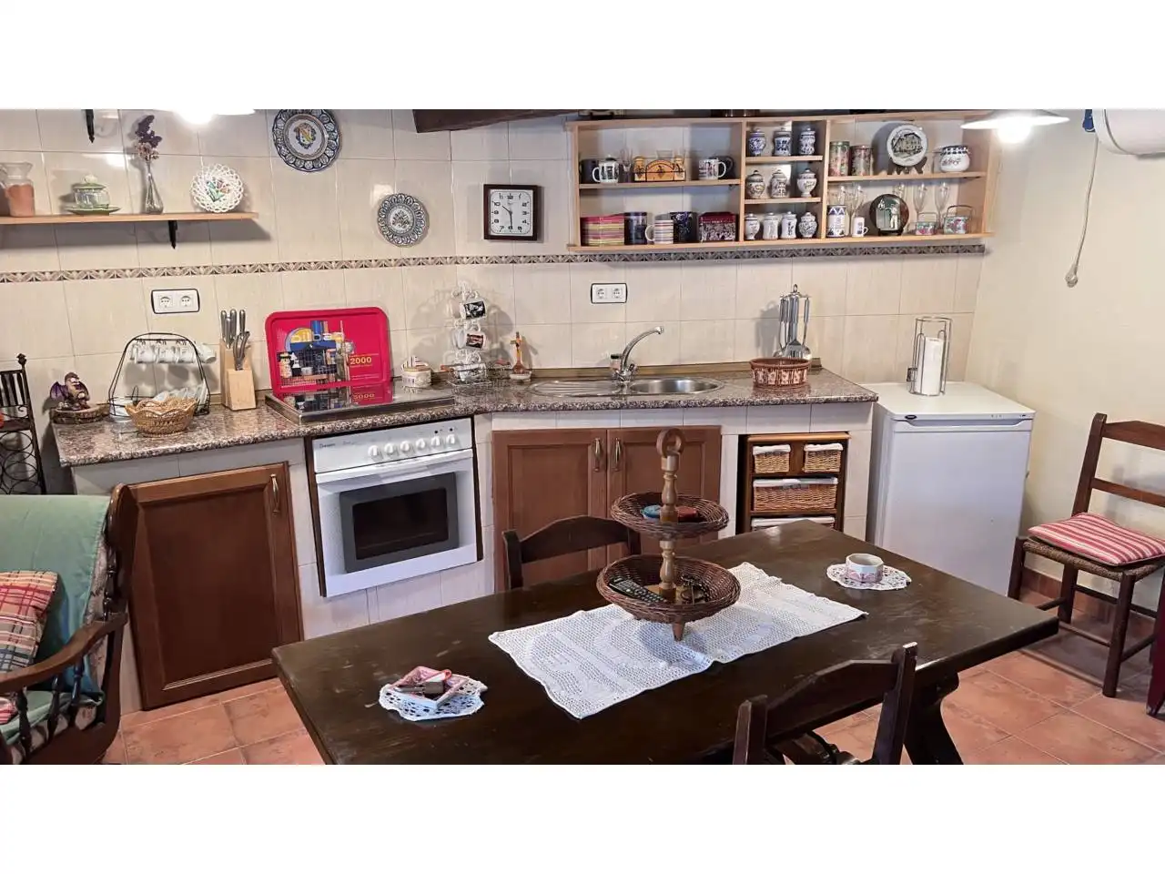 Kitchen of Detached homes for sale in Merindad de Sotoscueva  with Private garden, Terrace and Furnished