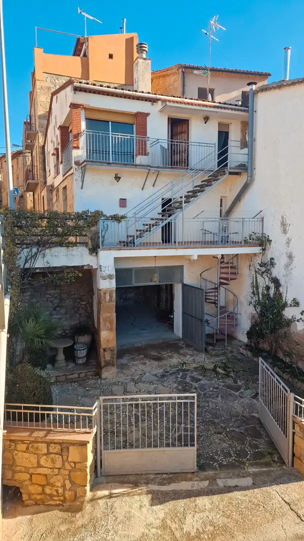 Exterior view of Houses for sale in La Pobla de Cérvoles  with Heating, Private garden and Terrace