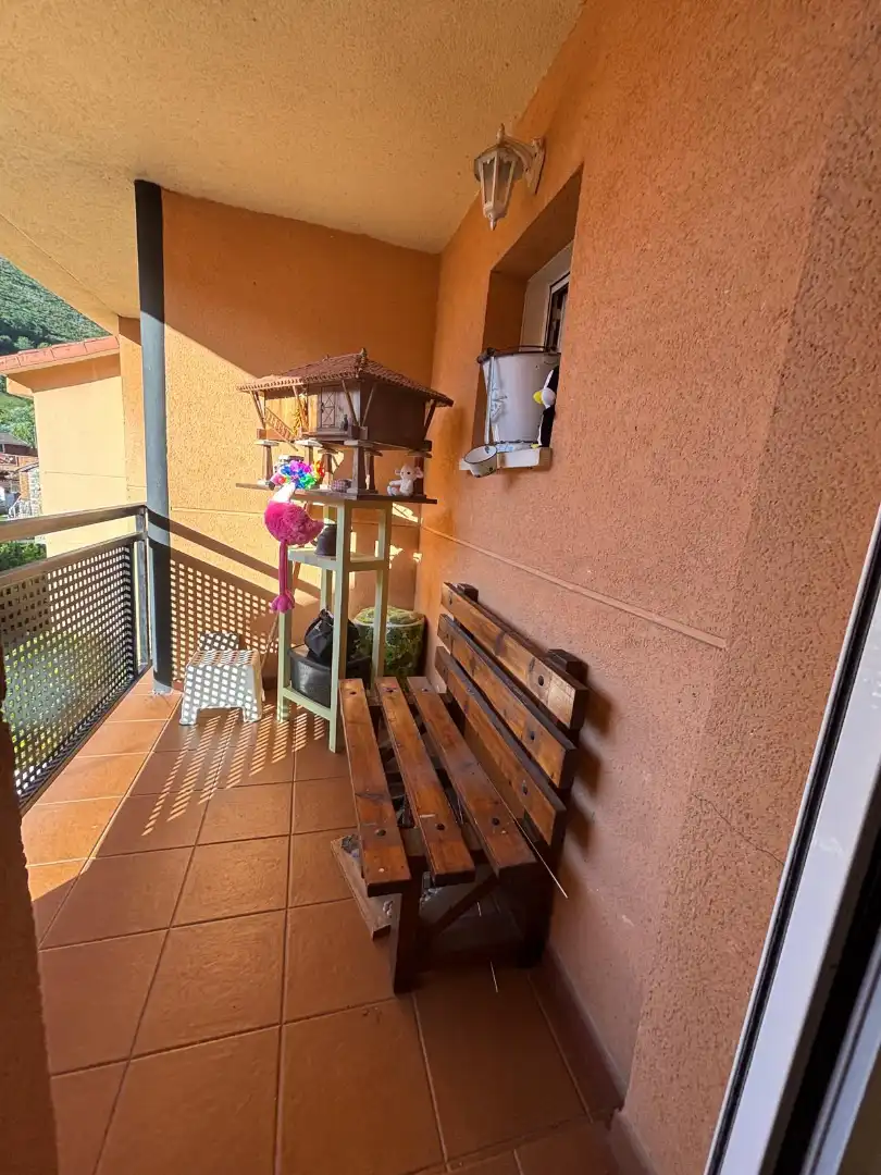 Terrassa de Casa adosada en venda en Morcín amb Calefacció, Jardí privat i Parquet