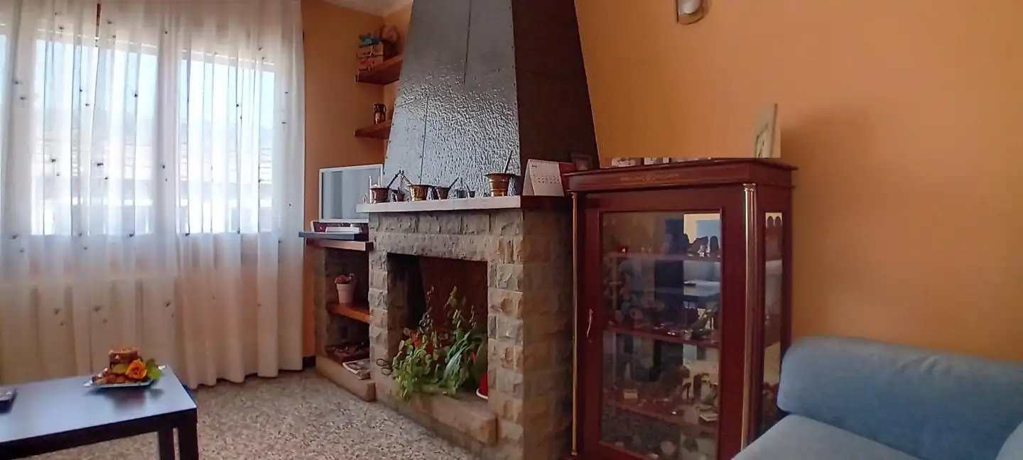 Sala d'estar de Casa o xalet en venda en Centelles amb Calefacció i Jardí privat