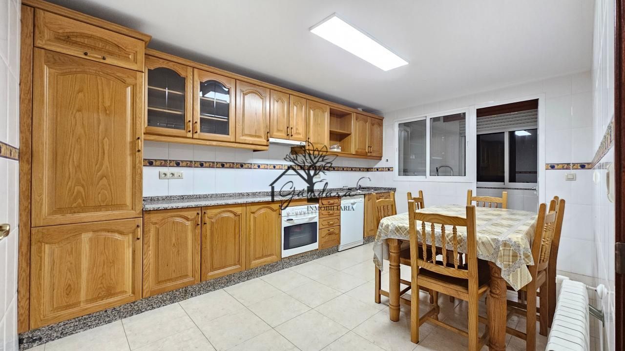 Cocina de Dúplex de alquiler en Narón con Calefacción, Terraza y Trastero