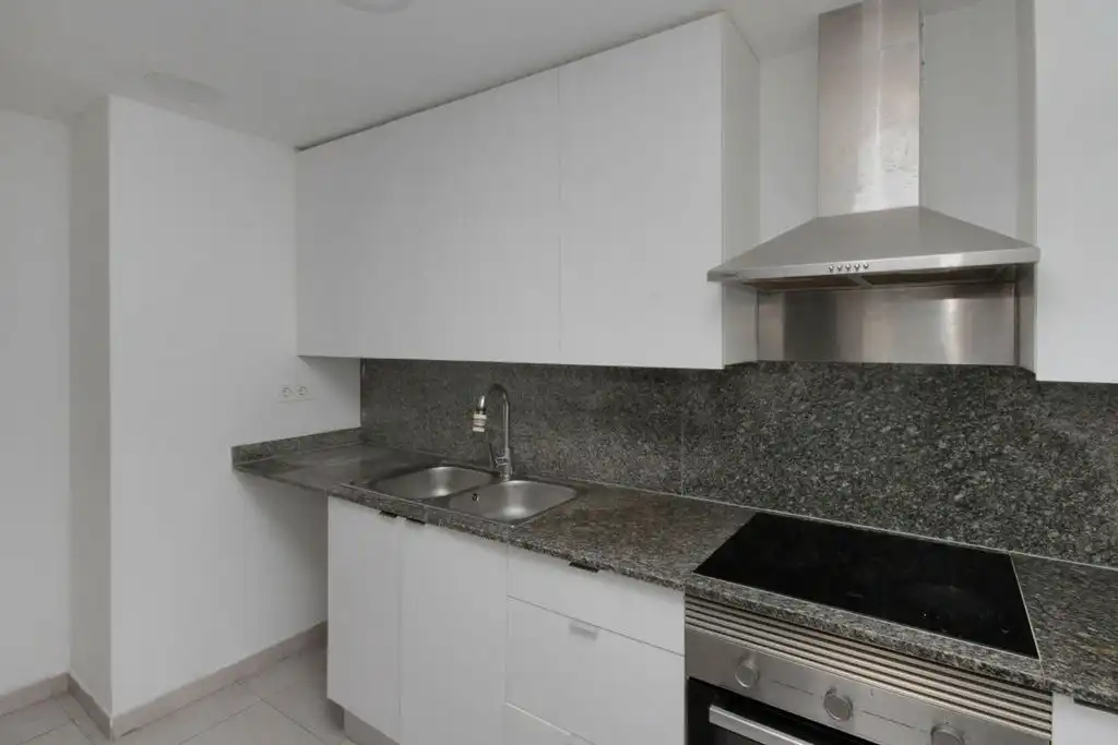Küche von Wohnung zum Verkauf in Badalona mit Parkett
