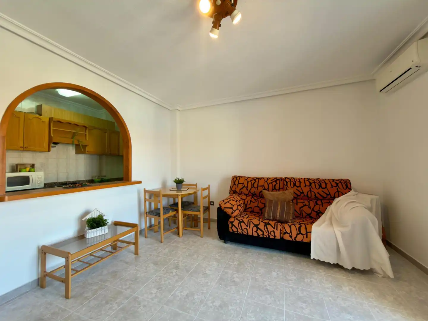 Sala de estar de Apartamento en venta en Torrevieja con Aire acondicionado, Terraza y Trastero