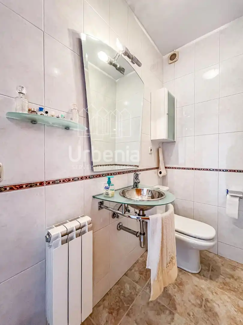 Bathroom of Houses for sale in Argentona  with Air Conditioner, Heating and Terrace
