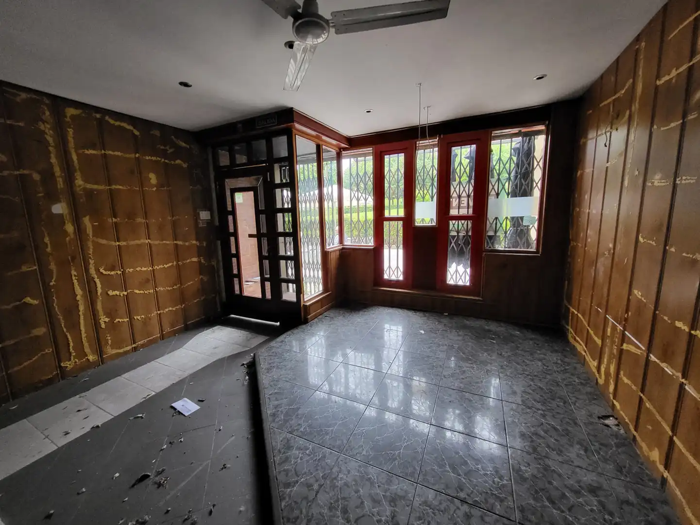 Local comercial en venta en Avilés - RAMON Y CAJAL