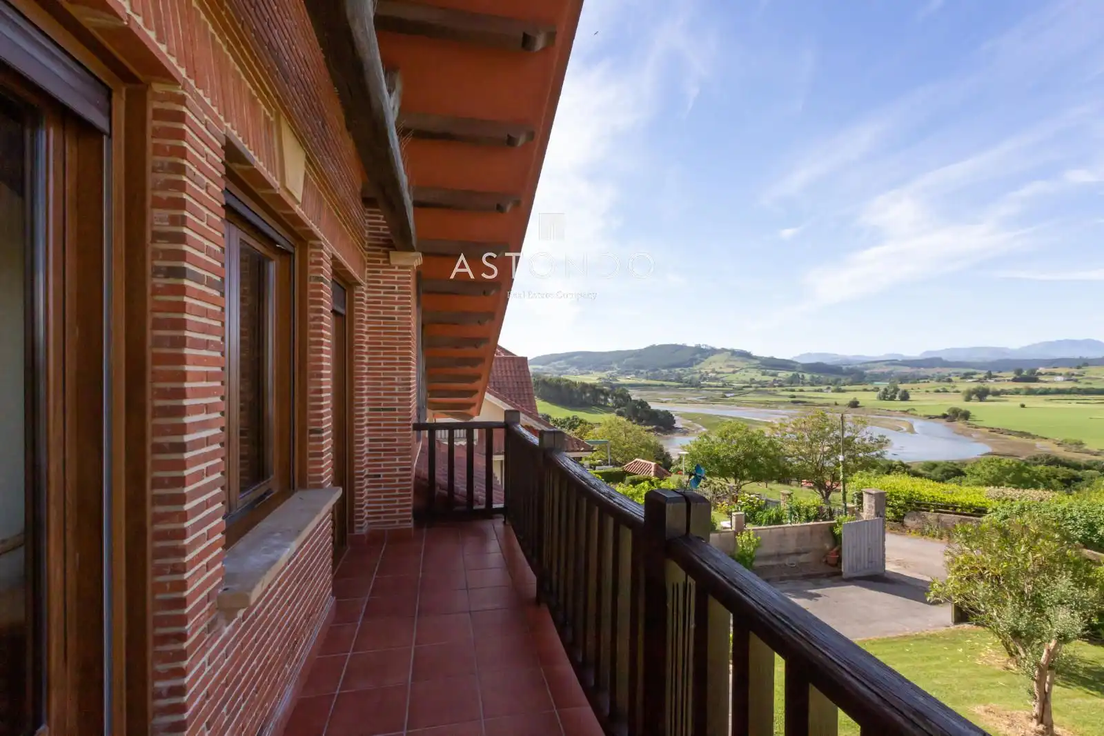 Terraza de Casa o chalet en venta en Bareyo con Calefacción, Jardín privado y Terraza