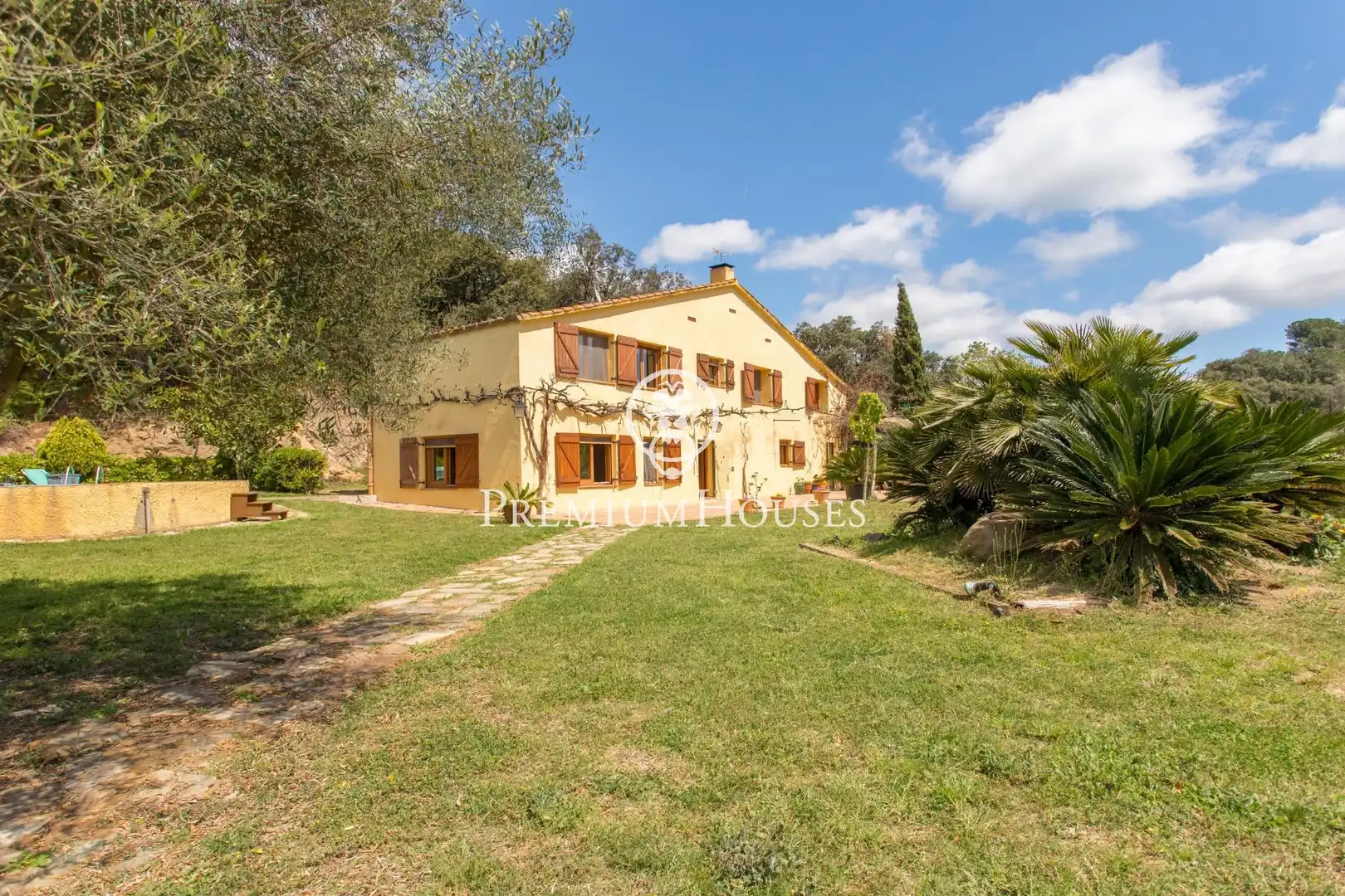 Vista exterior de Finca rústica en venta en Sant Iscle de Vallalta con Calefacción, Jardín privado y Terraza