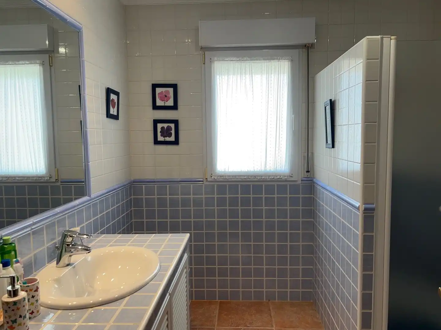 Badezimmer von Erdgeschoss zum Verkauf in La Manga del Mar Menor mit Klimaanlage, Privatgarten und Schwimmbad