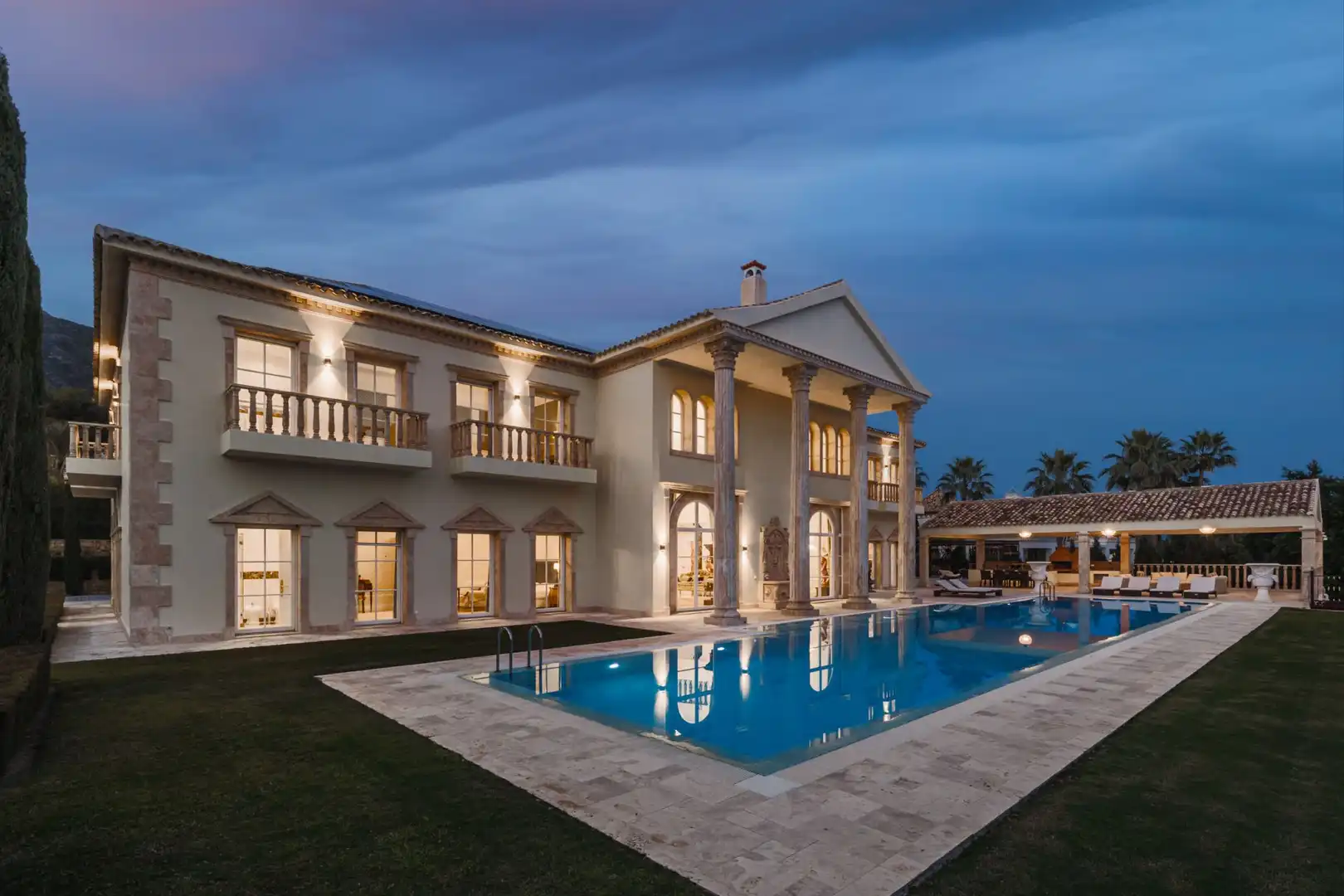 Vista exterior de Casa o chalet en venta en Marbella con Aire acondicionado, Calefacción y Jardín privado