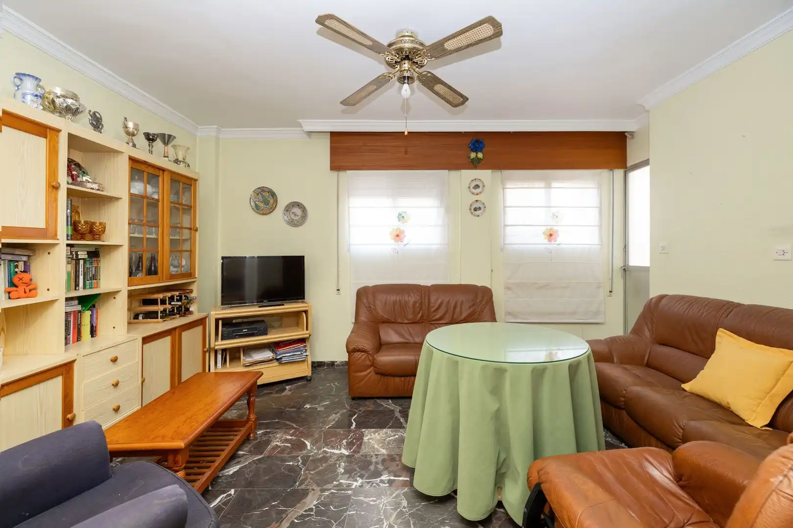 Sala de estar de Casa adosada en venta en Motril con Aire acondicionado, Calefacción y Terraza