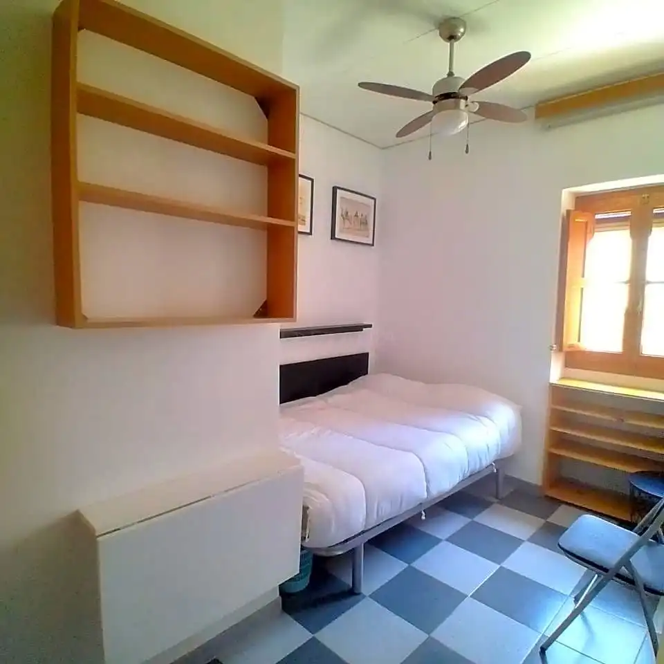 Habitación de Apartamento en venta en Alfara del Patriarca con Amueblado y Balcón