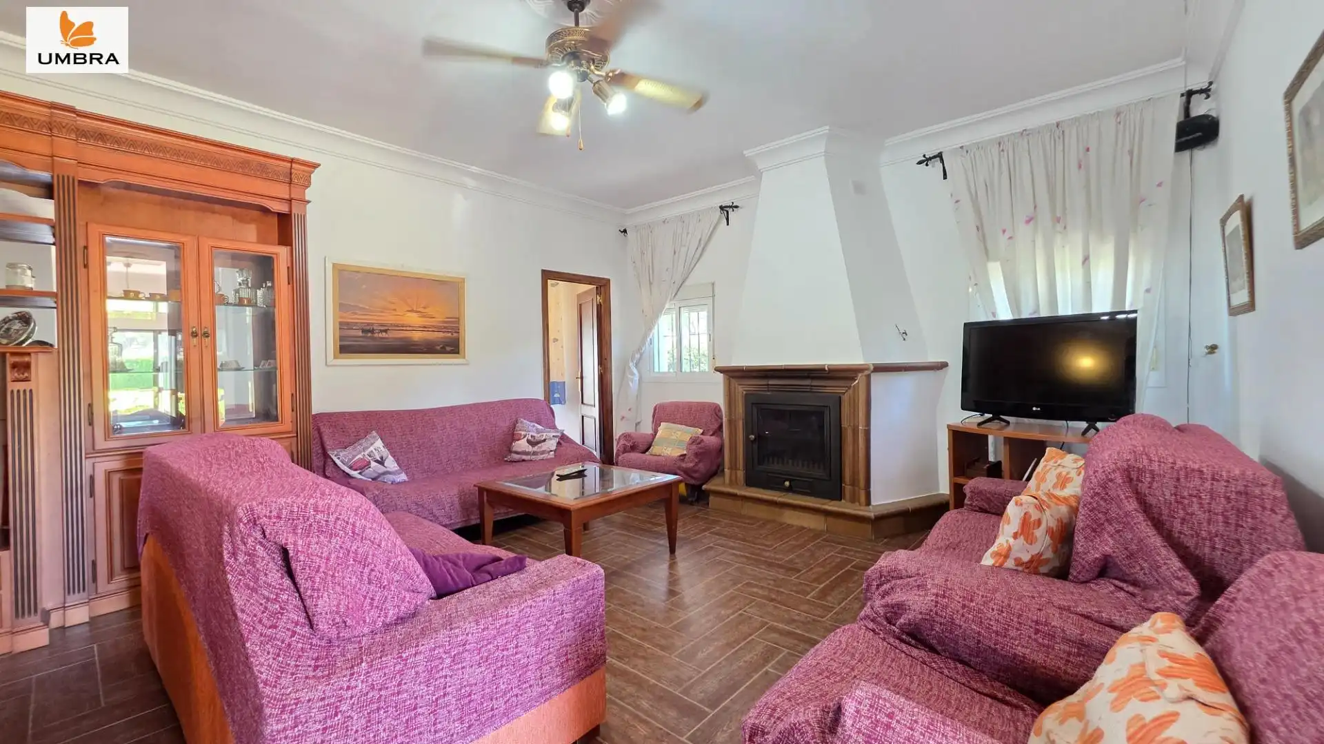 Sala d'estar de Finca rústica en venda en Jerez de la Frontera amb Aire condicionat, Jardí privat i Terrassa