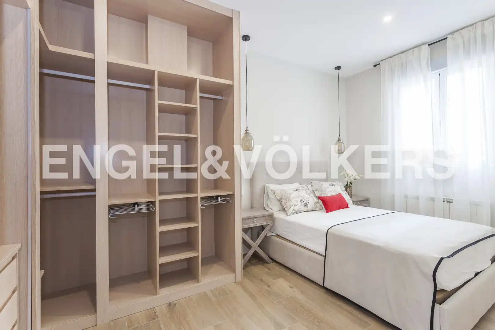 Bedroom of Flat for rent in Madrid  with Air Conditioner, Heating and Furnished