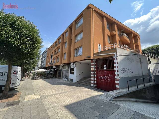 Local comercial en Venta en Santa Santa Cristina, 24 en Perillo